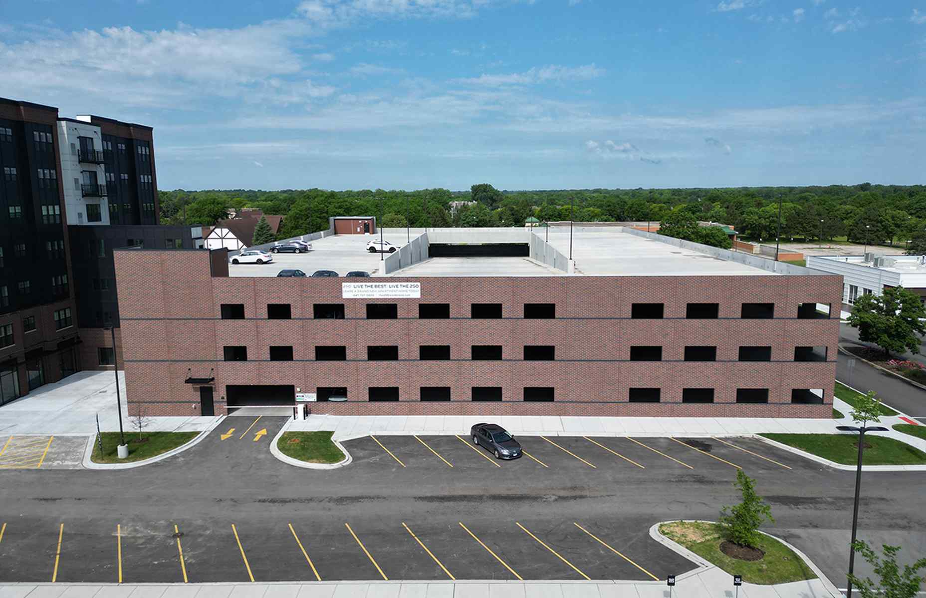 side view 250 residences parking