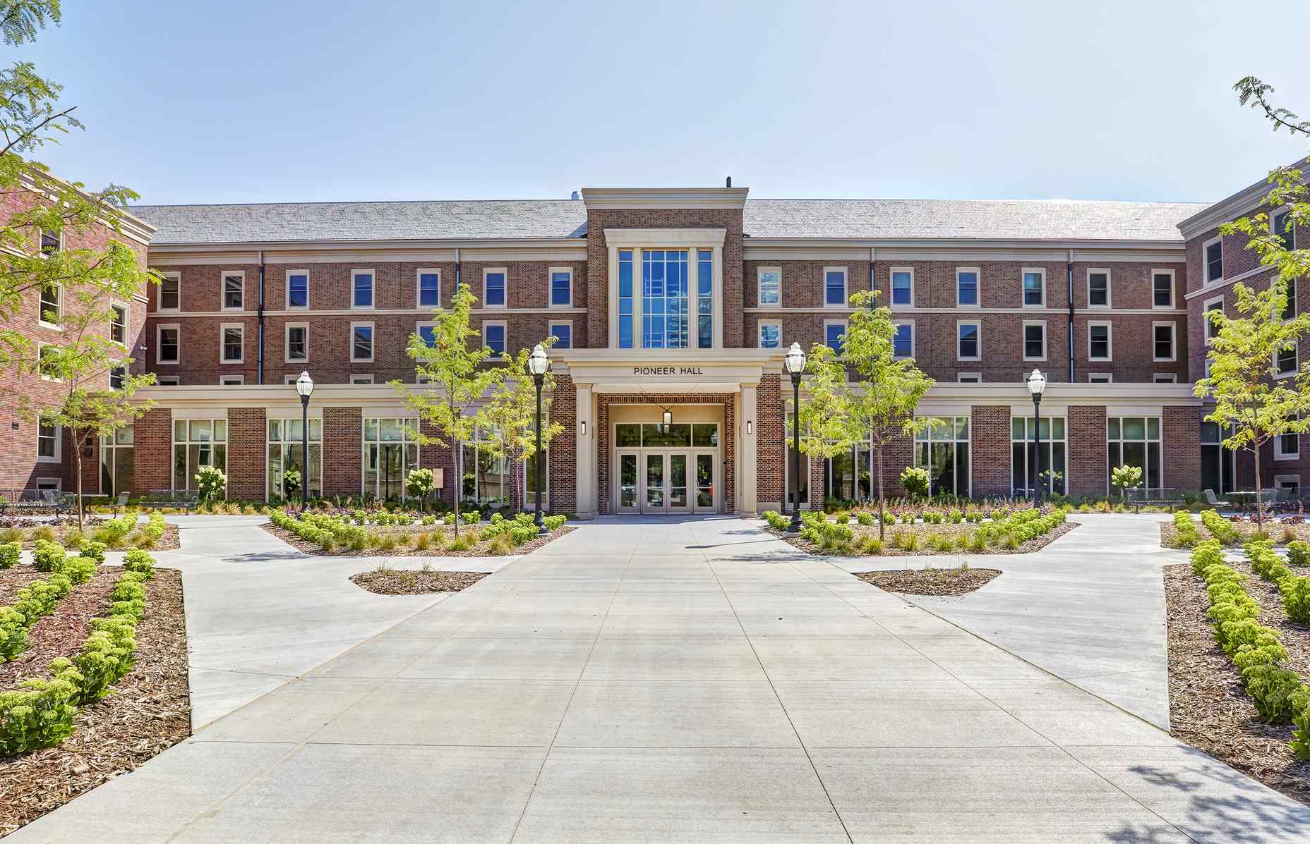 exterior of pioneer hall using precast architectural facades