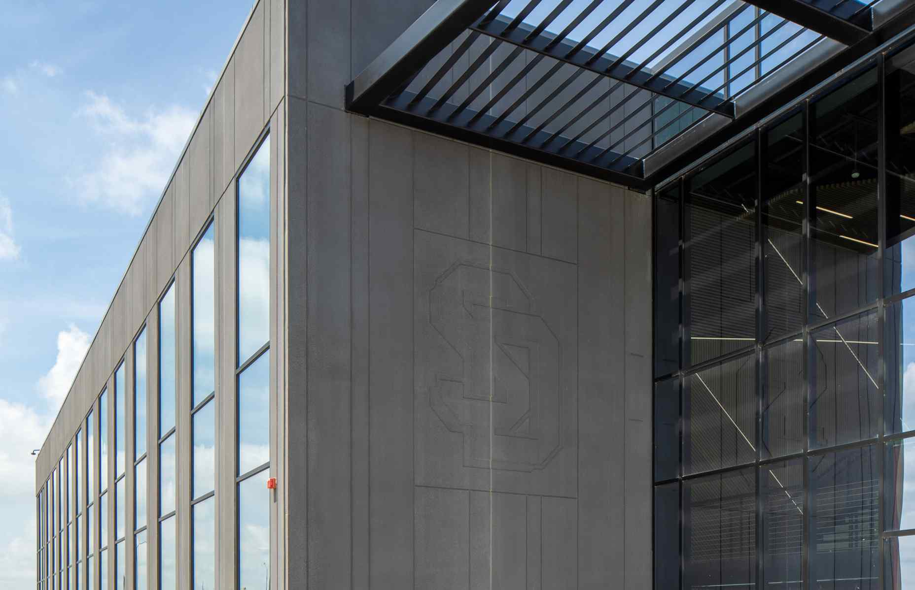 close up inset USD logo