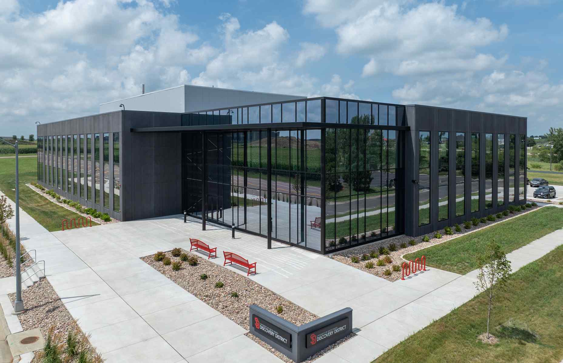 wide angle entrance usd discovery district