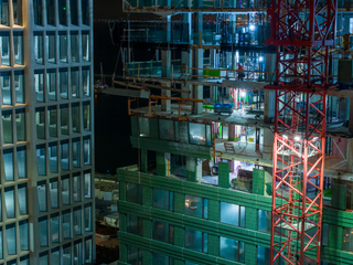 Installation of San Francisco based Mission Rock F Building happened overnight to expedite schedule and limit construction site congestion.