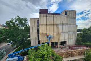 washing of DU Physicals building