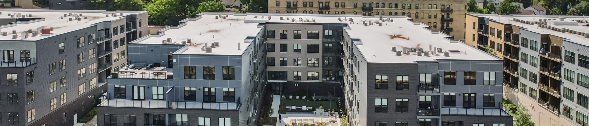 river house apartment on milwaukee river