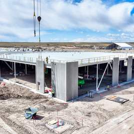 _CheyenneDataCenter_Exterior_DroneCorner_MR