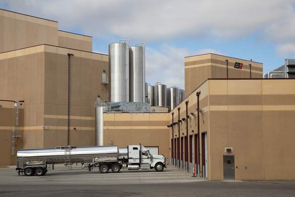 image of FDA food processing facility with truck pulling up to dock