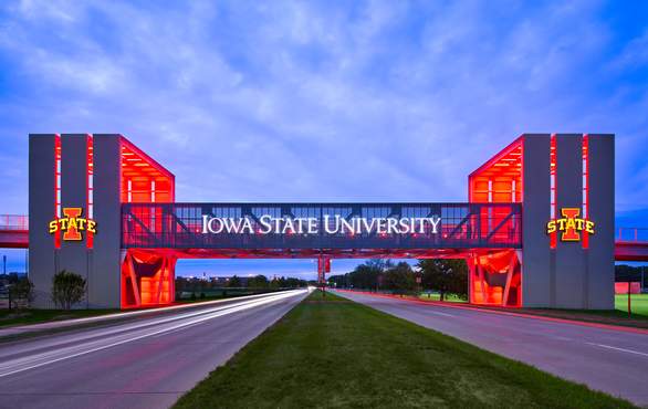 night view of isu bridge