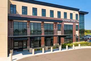 entrance of twin cities orthopedics building