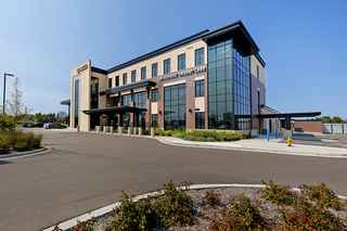 distance view of twin cities orthopedics from parking lot